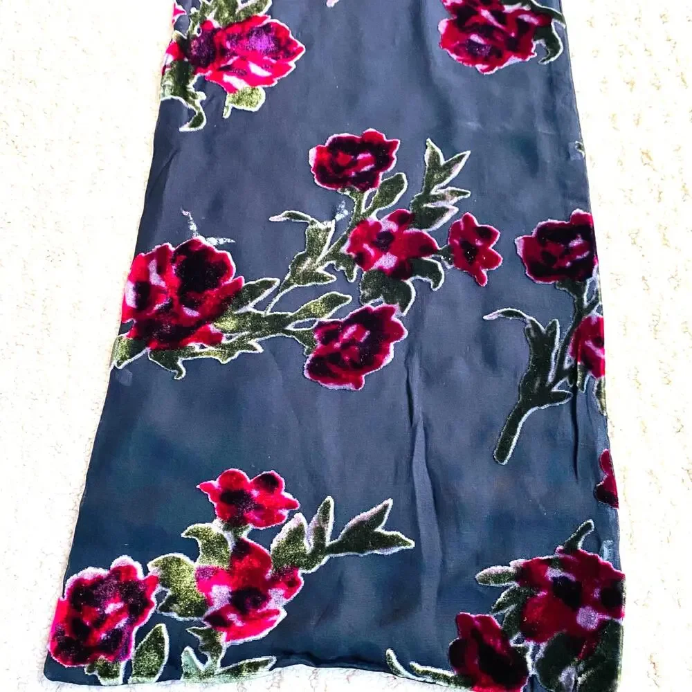 Elaine Gold silk & velvet burnout long scarf 2-side dramatic black & red roses